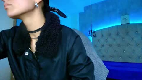   online show from September 30, 4:45 pm