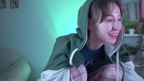 Snapshot of filipinaadams chatting on December 6, 8:15 am cap  online show from December 6, 8:15 am