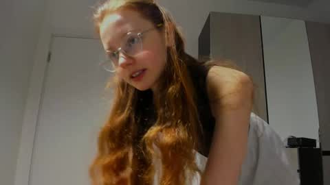 fire_luna online show from February 10, 9:58 am