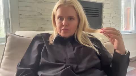 First Class Duchess online show from September 18, 7:34 pm