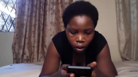 Snapshot of flawless_flower chatting on October 17, 10:18 am Trizar online show from October 17, 10:18 am