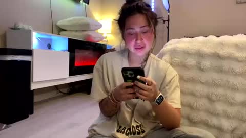 Roxy online show from July 2, 12:22 pm