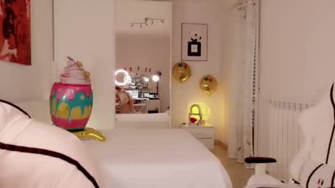 Lana Dina online show from April 5, 1:54 pm