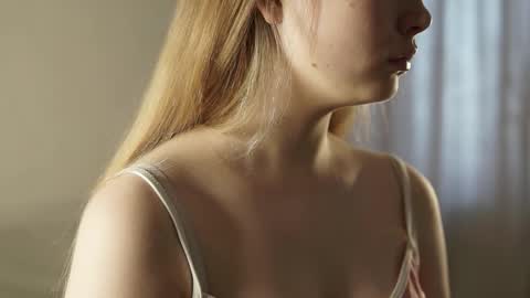Snapshot of flirtyvibe chatting on October 26, 5:03 am Mila online show from October 26, 5:03 am