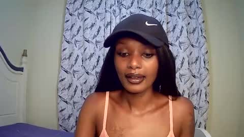 Snapshot of flirtyy_sheery chatting on February 21, 6:40 am sheery online show from February 21, 6:40 am