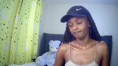 Snapshot of flirtyy_sheery chatting on October 13, 12:30 pm sheery online show from October 13, 12:30 pm