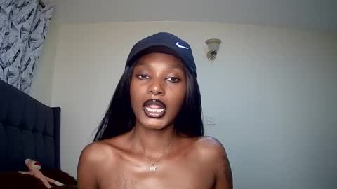 Snapshot of flirtyy_sheery chatting on January 24, 3:43 am sheery online show from January 24, 3:43 am