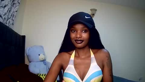 Snapshot of flirtyy_sheery chatting on January 19, 12:38 am sheery online show from January 19, 12:38 am