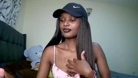 Snapshot of flirtyy_sheery chatting on January 17, 11:18 pm sheery online show from January 17, 11:18 pm