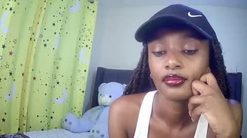 Snapshot of flirtyy_sheery chatting on October 17, 6:16 am sheery online show from October 17, 6:16 am