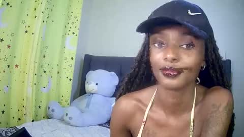 Snapshot of flirtyy_sheery chatting on October 21, 7:34 am sheery online show from October 21, 7:34 am