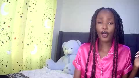 Snapshot of flirtyy_sheery chatting on October 8, 6:18 am sheery online show from October 8, 6:18 am