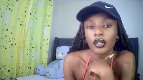 Snapshot of flirtyy_sheery chatting on October 19, 4:03 am sheery online show from October 19, 4:03 am