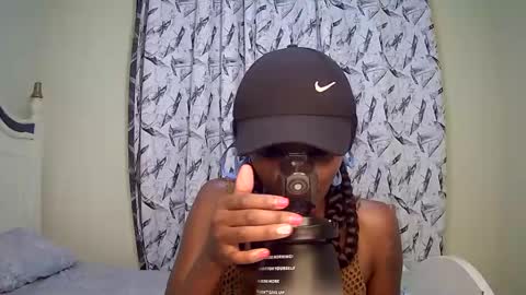 Snapshot of flirtyy_sheery chatting on March 9, 11:56 pm sheery online show from March 9, 11:56 pm