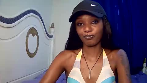 Snapshot of flirtyy_sheery chatting on February 16, 5:59 am sheery online show from February 16, 5:59 am