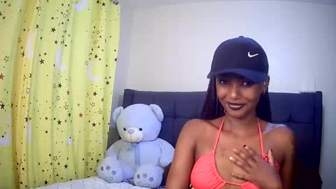 Snapshot of flirtyy_sheery chatting on September 23, 7:34 pm sheery online show from September 23, 7:34 pm