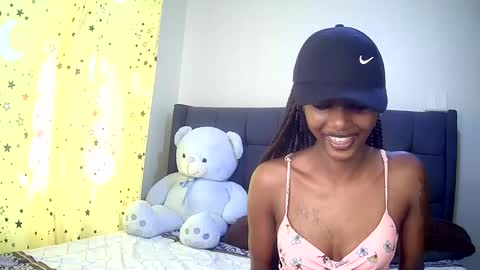 Snapshot of flirtyy_sheery chatting on September 25, 7:18 am sheery online show from September 25, 7:18 am