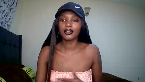 Snapshot of flirtyy_sheery chatting on January 23, 3:37 am sheery online show from January 23, 3:37 am