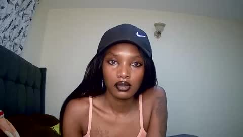 Snapshot of flirtyy_sheery chatting on January 21, 3:37 am sheery online show from January 21, 3:37 am