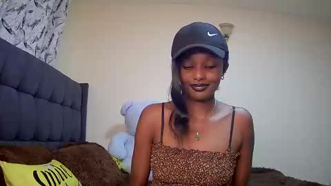 Snapshot of flirtyy_sheery chatting on December 7, 11:34 pm sheery online show from December 7, 11:34 pm
