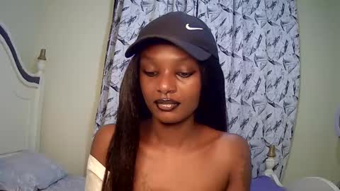 Snapshot of flirtyy_sheery chatting on March 11, 12:17 pm sheery online show from March 11, 12:17 pm