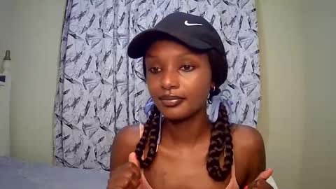 Snapshot of flirtyy_sheery chatting on March 9, 12:31 pm sheery online show from March 9, 12:31 pm