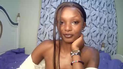 Snapshot of flirtyy_sheery chatting on February 23, 7:38 am sheery online show from February 23, 7:38 am