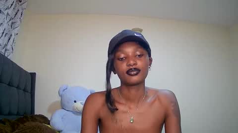 Snapshot of flirtyy_sheery chatting on December 10, 2:48 am sheery online show from December 10, 2:48 am