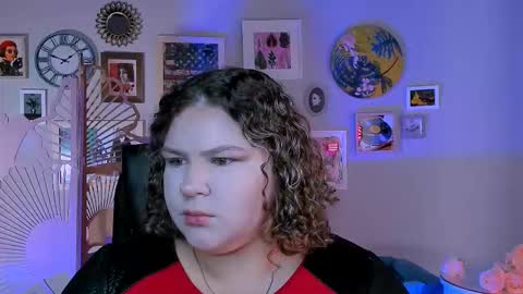 Snapshot of florenceanderson_ chatting on September 16, 9:28 am florenceanderson_ online show from September 16, 9:28 am