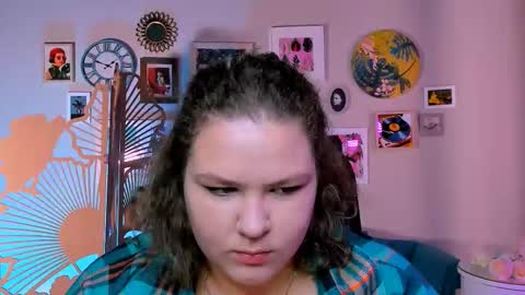 Snapshot of florenceanderson_ chatting on September 25, 6:01 am florenceanderson_ online show from September 25, 6:01 am