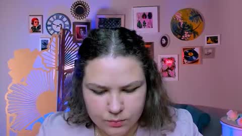 Snapshot of florenceanderson_ chatting on September 23, 9:18 am florenceanderson_ online show from September 23, 9:18 am