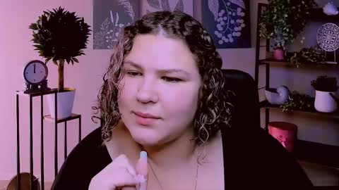 Snapshot of florenceanderson_ chatting on September 10, 9:09 am florenceanderson_ online show from September 10, 9:09 am