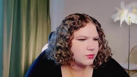 Snapshot of florenceanderson_ chatting on September 18, 9:30 am florenceanderson_ online show from September 18, 9:30 am