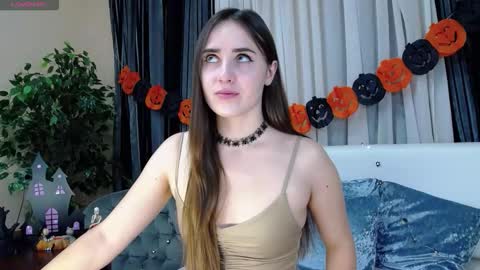 Snapshot of flouvet chatting on October 31, 9:24 am Flouvet online show from October 31, 9:24 am