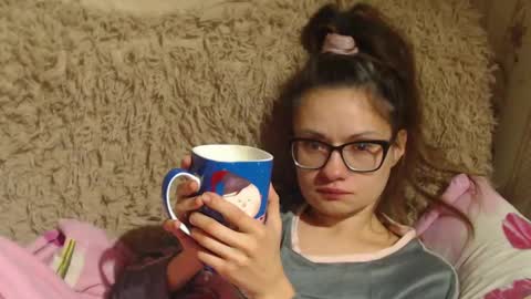 Snapshot of flowercandydoll chatting on December 5, 11:18 pm say meow and send tip  online show from December 5, 11:18 pm