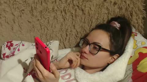 Snapshot of flowercandydoll chatting on February 9, 6:16 pm say meow and send tip  online show from February 9, 6:16 pm