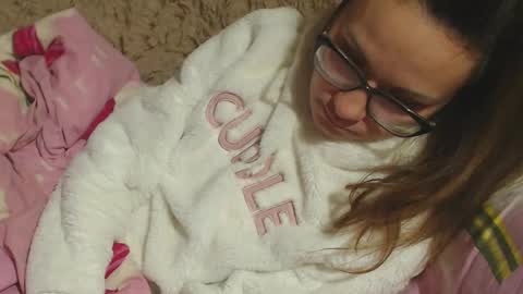 Snapshot of flowercandydoll chatting on December 24, 7:33 pm say meow and send tip  online show from December 24, 7:33 pm