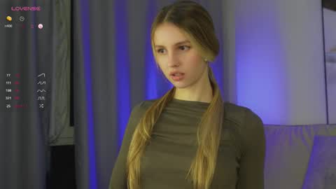 Adeline online show from October 27, 5:08 pm