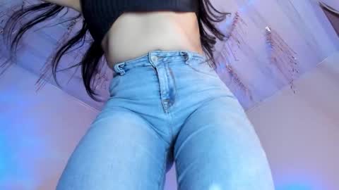 Snapshot of flylia_ chatting on October 1, 10:15 pm lia online show from October 1, 10:15 pm