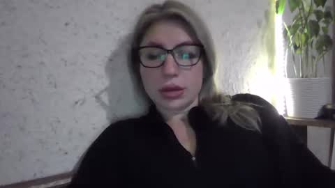 fox_red_lady7 online show from December 20, 9:08 pm