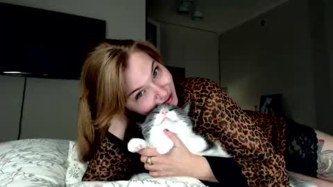 Cindy online show from November 3, 8:13 pm