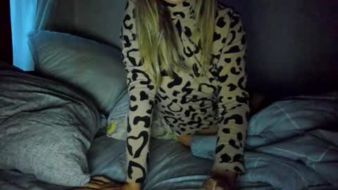 Foxy online show from October 13, 12:13 am