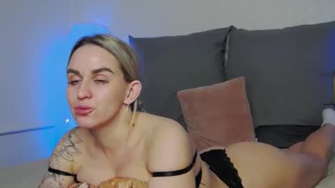 Foxy Kimmi online show from February 14, 9:11 am