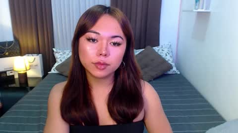 Ms. FOX online show from September 18, 1:42 pm