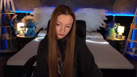 Maya online show from November 23, 1:57 pm