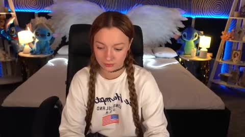 Maya online show from November 26, 2:29 pm