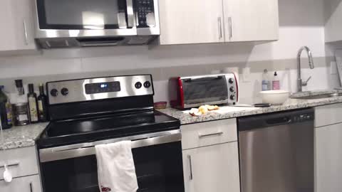 Snapshot of fragilemasochist chatting on March 3, 11:01 pm Angel online show from March 3, 11:01 pm