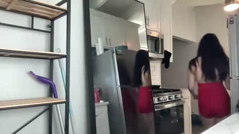 Snapshot of fragilemasochist chatting on October 11, 6:10 pm Angel online show from October 11, 6:10 pm