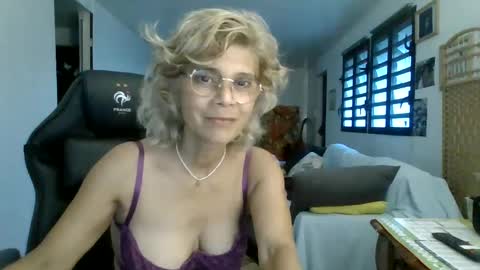 francelune online show from March 8, 2:16 pm