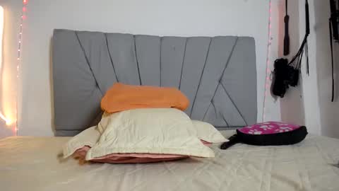 francihot4 online show from November 13, 1:37 am